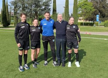 Maria Sole Ferrieri Caputi, Francesca Di Monte e Tiziana Trasciatti a Coverciano insieme al Presidente Carlo Pacifici e al Responsabile della CAN Gianluca Rocchi