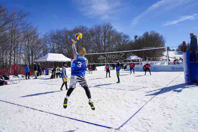 snow volley